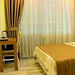 Hotel Eyfel 3*