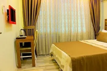 Hotel Eyfel 3*
